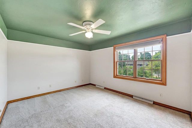 2752 WOODLAND HILLS COURT, Green Bay, WI 54311