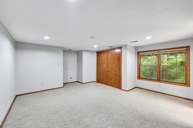 2752 WOODLAND HILLS COURT, Green Bay, WI 54311