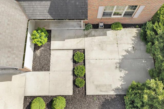 2752 WOODLAND HILLS COURT, Green Bay, WI 54311