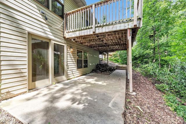 2752 WOODLAND HILLS COURT, Green Bay, WI 54311