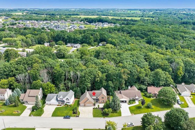2752 WOODLAND HILLS COURT, Green Bay, WI 54311
