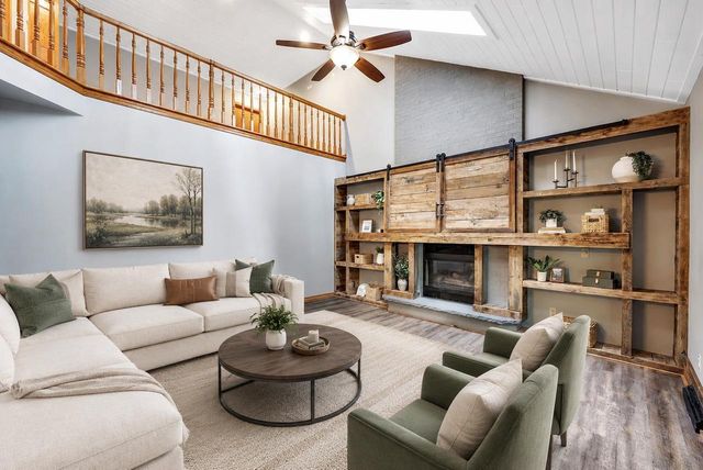 2752 WOODLAND HILLS COURT, Green Bay, WI 54311