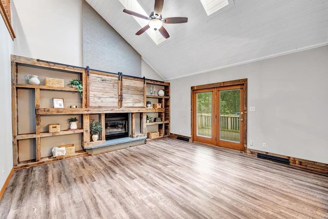 2752 WOODLAND HILLS COURT, Green Bay, WI 54311