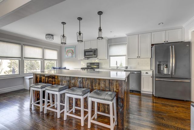 1 Bayview Avenue, Port Washington, NY 11050