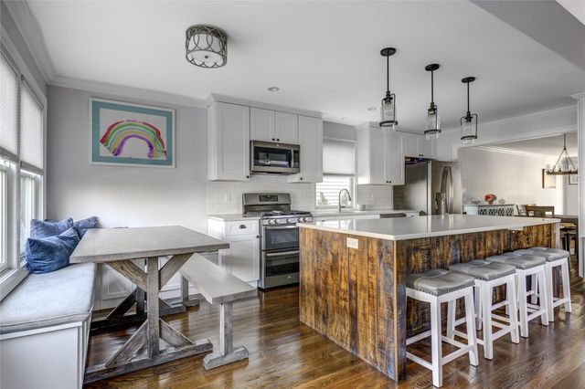 1 Bayview Avenue, Port Washington, NY 11050