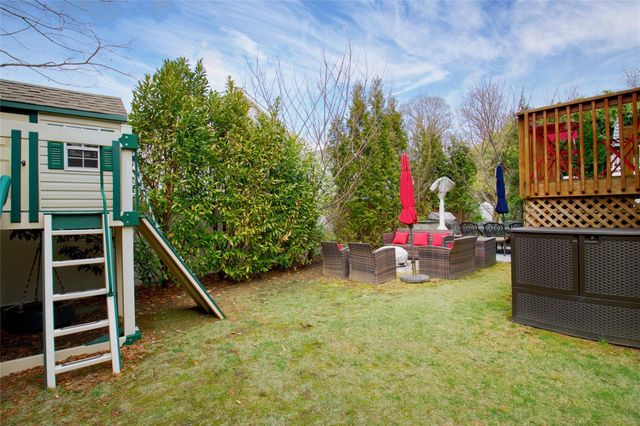 1 Bayview Avenue, Port Washington, NY 11050