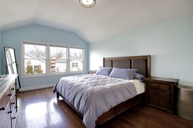 1 Bayview Avenue, Port Washington, NY 11050
