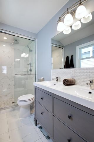 1 Bayview Avenue, Port Washington, NY 11050
