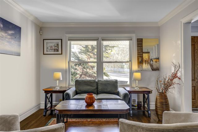 1 Bayview Avenue, Port Washington, NY 11050