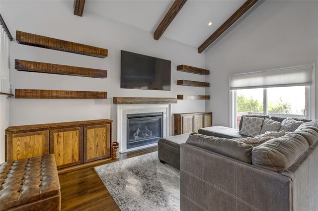 1 Bayview Avenue, Port Washington, NY 11050