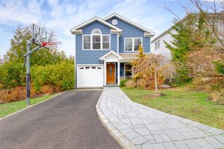 1 Bayview Avenue, Port Washington, NY 11050