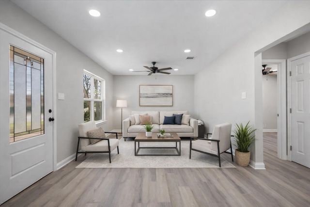 702 S Montgomery, Gilmer, TX 75644