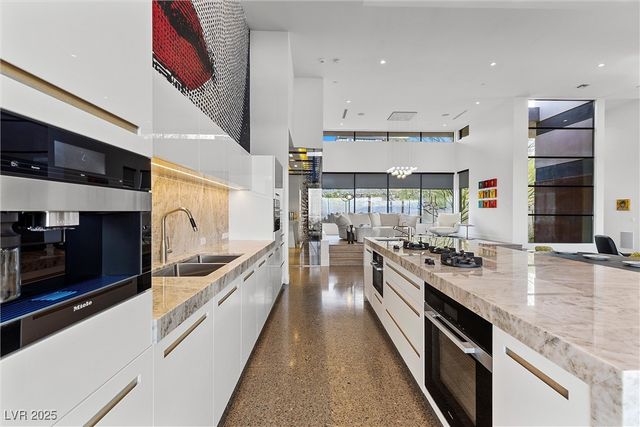 11 Cloud Chaser Boulevard, Henderson, NV 89012