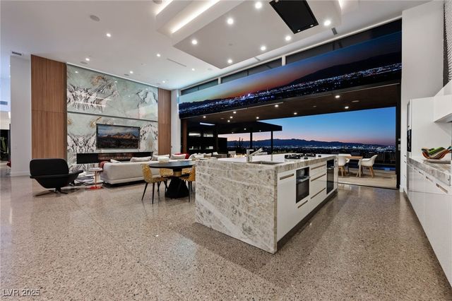 11 Cloud Chaser Boulevard, Henderson, NV 89012