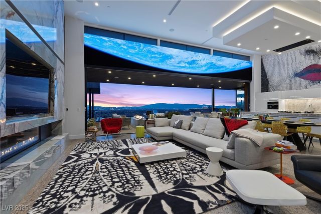 11 Cloud Chaser Boulevard, Henderson, NV 89012