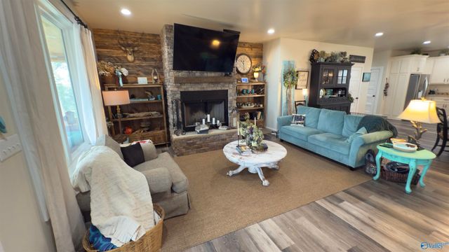 1445 Big Nose Drive, Centre, AL 35960