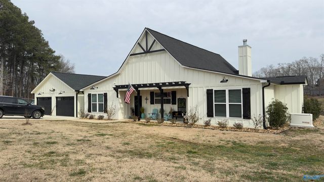 1445 Big Nose Drive, Centre, AL 35960