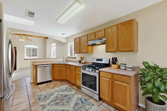 6443 Brenton Drive NW, Albuquerque, NM 87120