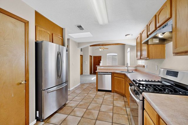 6443 Brenton Drive NW, Albuquerque, NM 87120