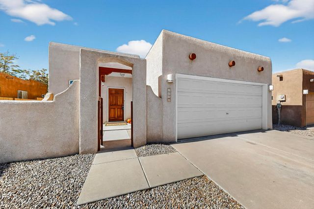 6443 Brenton Drive NW, Albuquerque, NM 87120