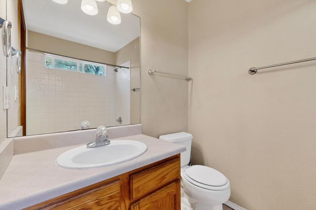 6443 Brenton Drive NW, Albuquerque, NM 87120