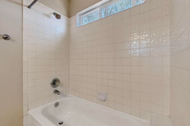 6443 Brenton Drive NW, Albuquerque, NM 87120