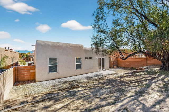6443 Brenton Drive NW, Albuquerque, NM 87120