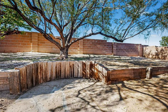 6443 Brenton Drive NW, Albuquerque, NM 87120