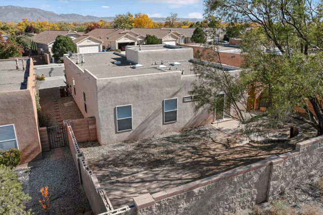 6443 Brenton Drive NW, Albuquerque, NM 87120