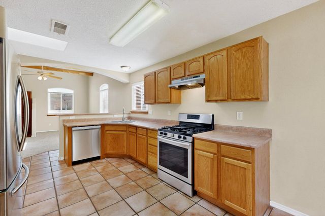 6443 Brenton Drive NW, Albuquerque, NM 87120