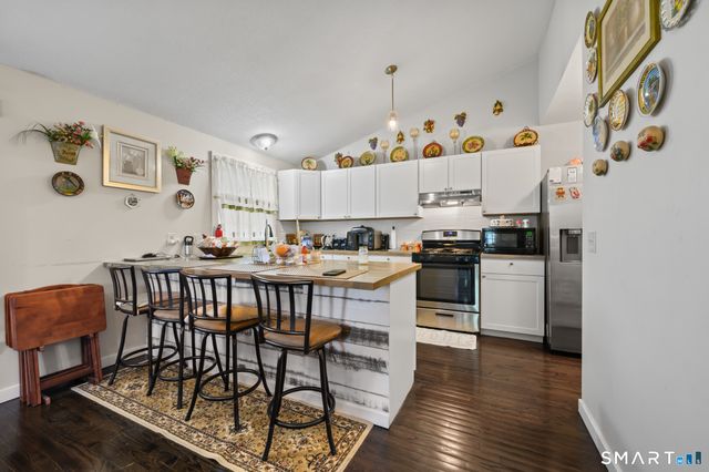 10 Linden Court 10, Bloomfield, CT 06002
