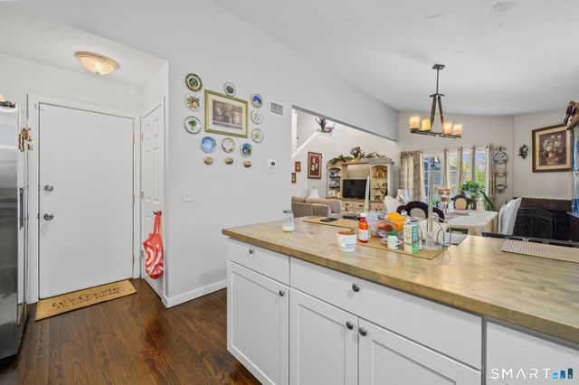 10 Linden Court 10, Bloomfield, CT 06002