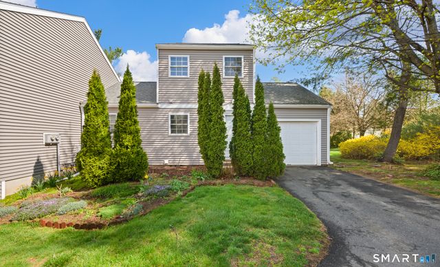 10 Linden Court 10, Bloomfield, CT 06002