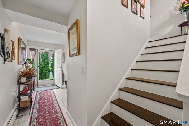 10 Linden Court 10, Bloomfield, CT 06002