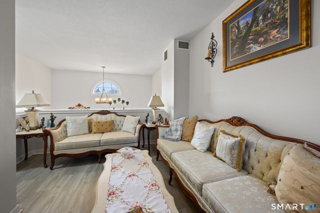 10 Linden Court 10, Bloomfield, CT 06002