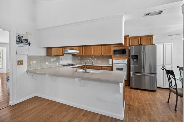 6327 Laguna Villa Way, Elk Grove, CA 95758