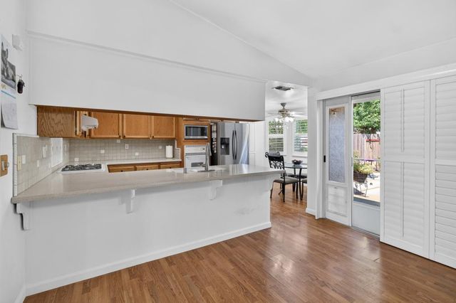 6327 Laguna Villa Way, Elk Grove, CA 95758