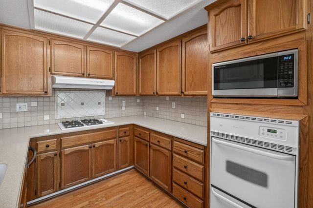 6327 Laguna Villa Way, Elk Grove, CA 95758