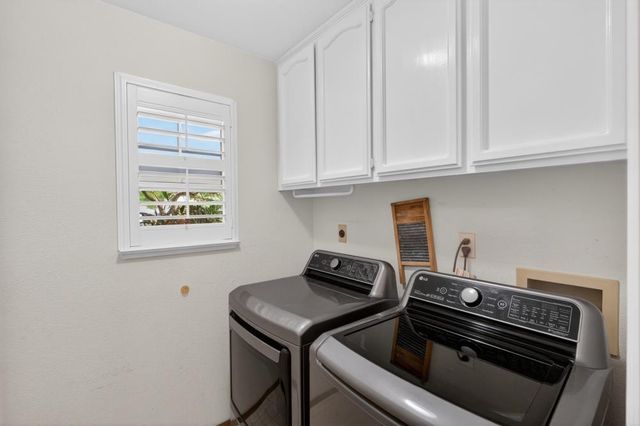 6327 Laguna Villa Way, Elk Grove, CA 95758