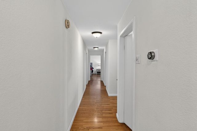 6327 Laguna Villa Way, Elk Grove, CA 95758