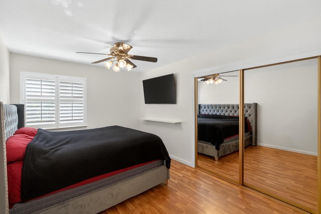 6327 Laguna Villa Way, Elk Grove, CA 95758