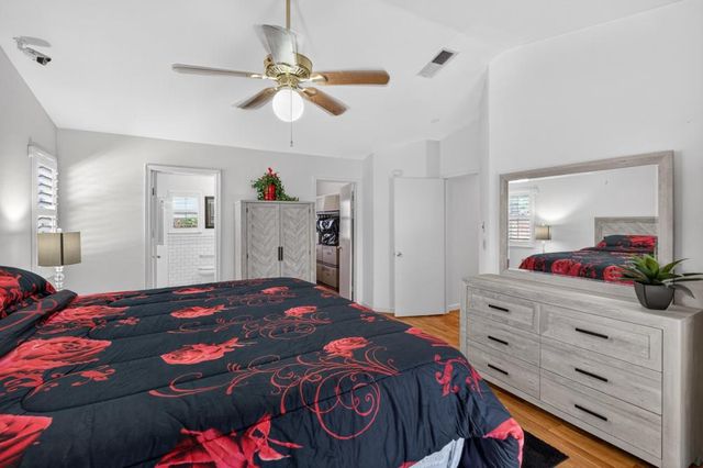 6327 Laguna Villa Way, Elk Grove, CA 95758