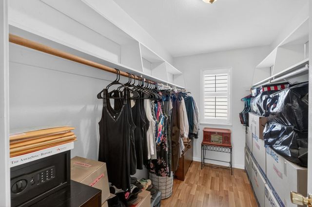 6327 Laguna Villa Way, Elk Grove, CA 95758