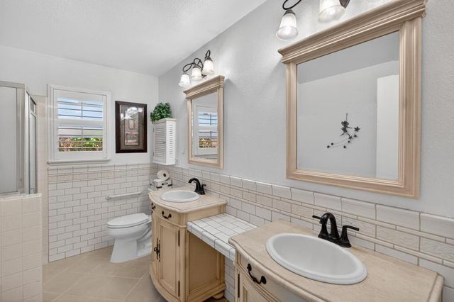 6327 Laguna Villa Way, Elk Grove, CA 95758