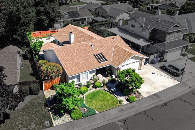 6327 Laguna Villa Way, Elk Grove, CA 95758