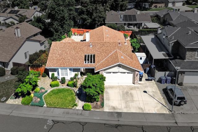 6327 Laguna Villa Way, Elk Grove, CA 95758
