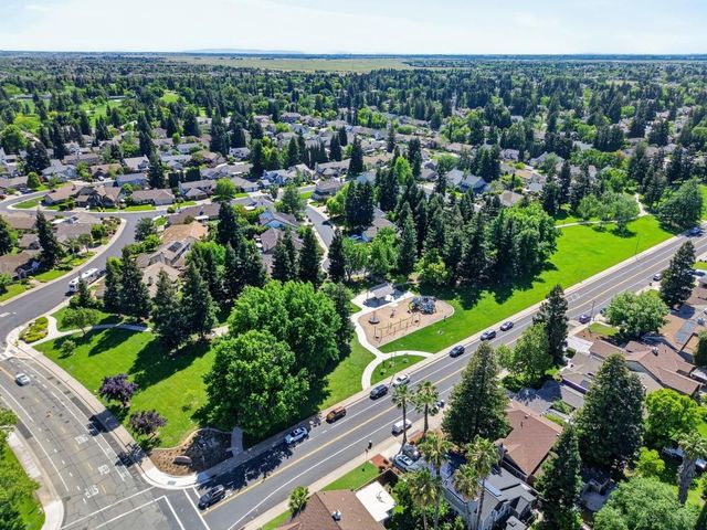 6327 Laguna Villa Way, Elk Grove, CA 95758