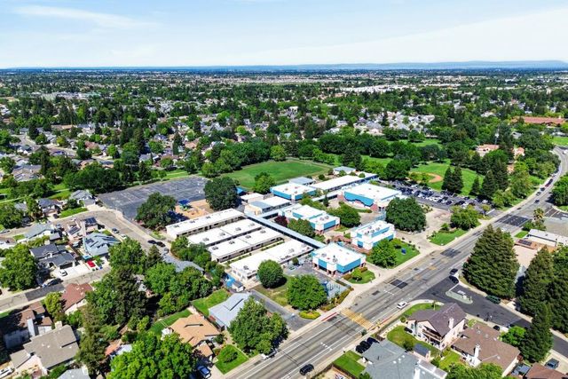 6327 Laguna Villa Way, Elk Grove, CA 95758