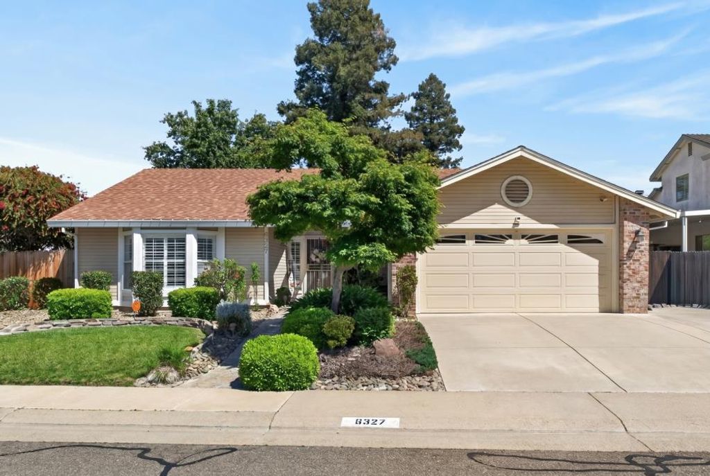 6327 Laguna Villa Way, Elk Grove, CA 95758