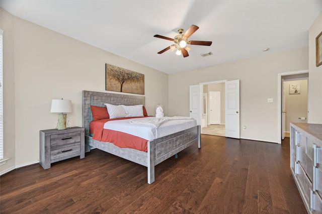 5911 Indian Hills Ln Lane, Sugar Land, TX 77479